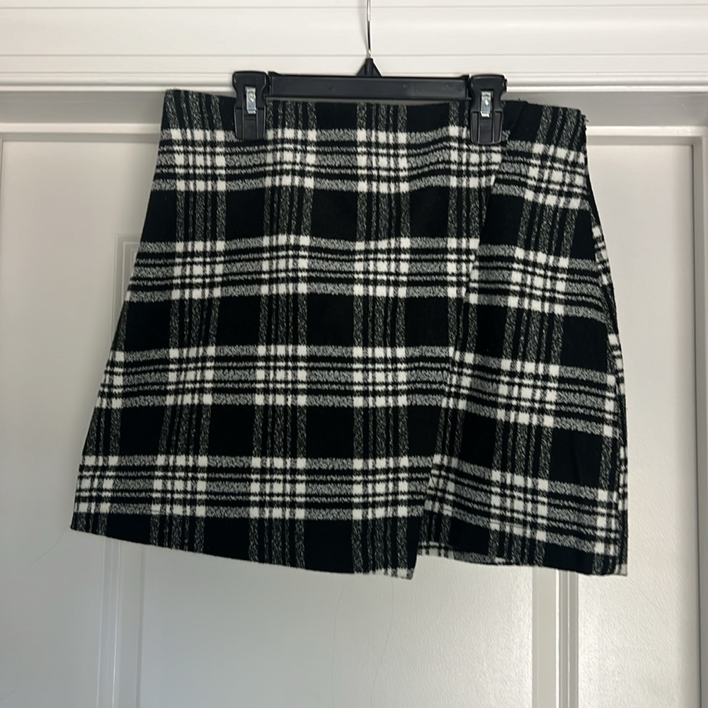 Abercrombie & Fitch Black and White Plaid Mini Skirt